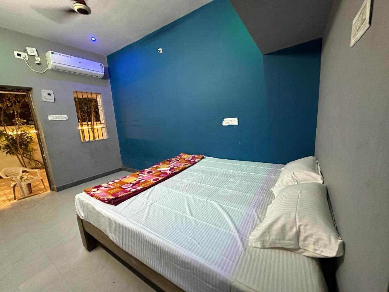 Arunachala Sashwin Guest House Tiruvannamalai Bilik gambar